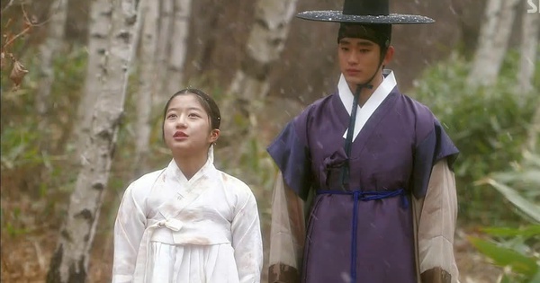Kim Soo Hyun bị ‘đào lại’ phát ngôn kém duyên với bạn diễn chưa thành niên giữa tâm bão tranh cãi - hình ảnh - new88-app.vip