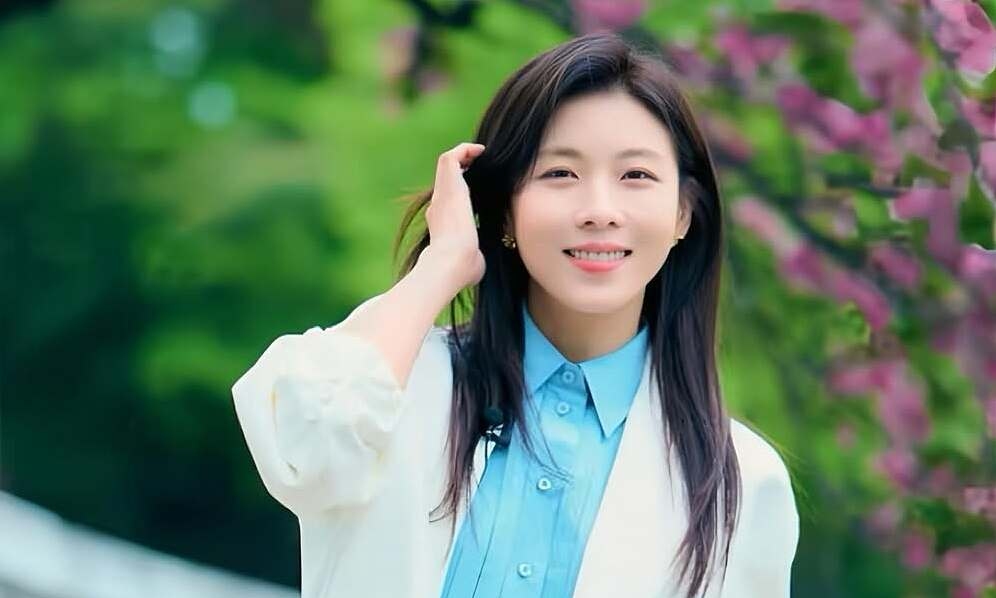 ‘Hoàng hậu Ki’ Ha Ji Won gây sốt với phong cách sinh viên - hình ảnh - new88-app.vip ‘Hoàng hậu Ki’ Ha Ji Won gây sốt với phong cách sinh viên - hình ảnh - new88-app.vip