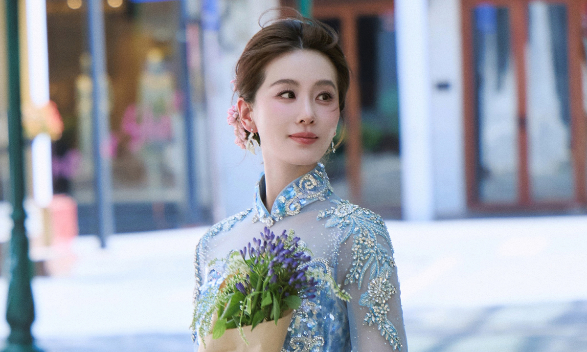 Lưu Thi Thi rạng rỡ giữa nắng Hà Nội, fan Việt trầm trồ: ‘Thanh lịch như tranh thủy mặc’ - hình ảnh - new88-app.vip Lưu Thi Thi rạng rỡ giữa nắng Hà Nội, fan Việt trầm trồ: ‘Thanh lịch như tranh thủy mặc’ - hình ảnh - new88-app.vip