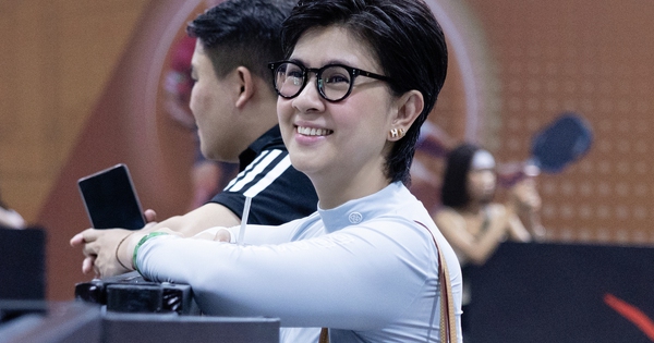 Diễn viên Kim Thư U.50 trẻ trung cổ vũ đồng nghiệp, NEW88 VIP đồng hành cùng người hâm mộ - hình ảnh - new88-app.vip