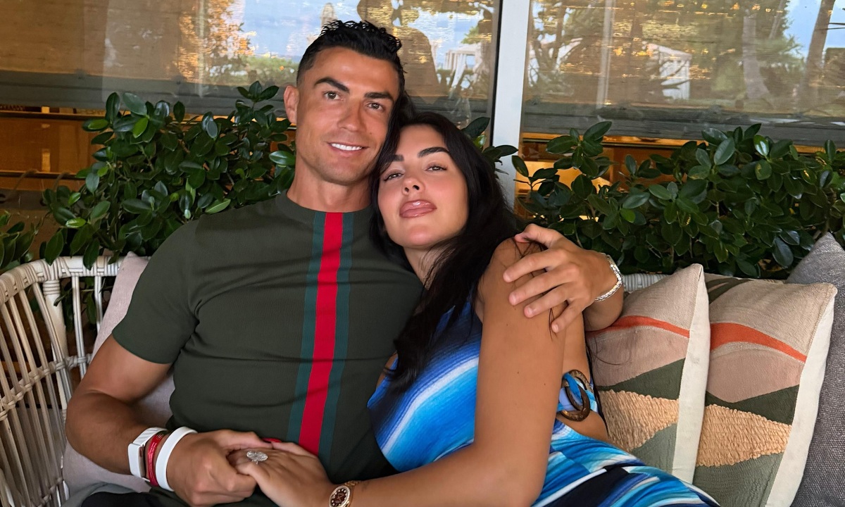 10 Năm Bên Nhau Của Ronaldo và Vợ Sắp Cưới: Hành Trình Gắn Kết Từ Tình Yêu Đến Gia Đình - hình ảnh - new88-app.vip
