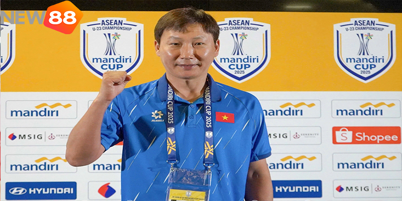 HLV Kim Sang-Sik Và Hành Trình Đầy Cảm Xúc Ở Chung Kết SEA Games 33 - hình ảnh - new88-app.vip