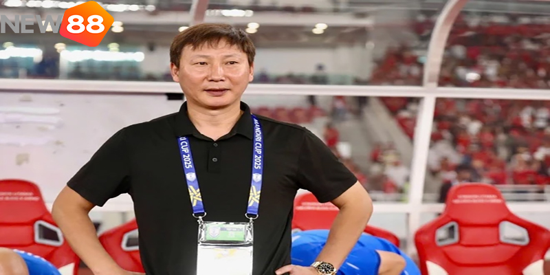 HLV Kim Sang-Sik Và Hành Trình Đầy Cảm Xúc Ở Chung Kết SEA Games 33 - hình ảnh - new88-app.vip